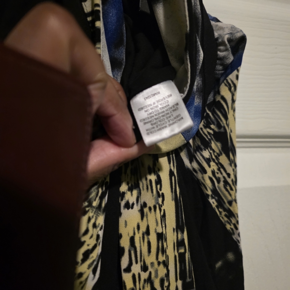 FLASH SALE- Asymmetrical Abstract Print Skirt - Picture 7 of 9
